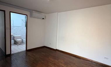 Alquiler de amplio departamento en Surco