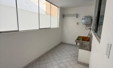 Alquiler de amplio departamento en Surco