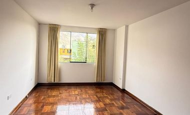 Alquiler de amplio departamento en Surco