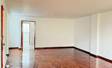 Alquiler de amplio departamento en Surco