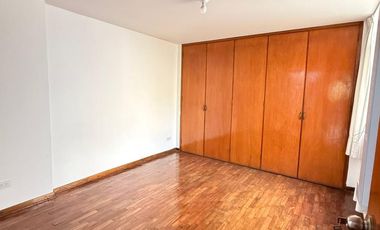 Alquiler de amplio departamento en Surco