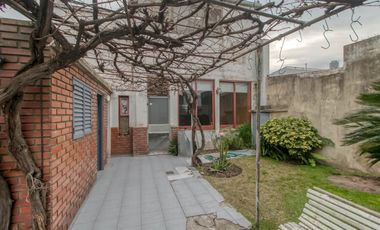 PH en venta con patio y verde