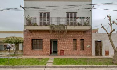 PH en venta con patio y verde