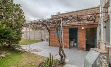 PH en venta con patio y verde