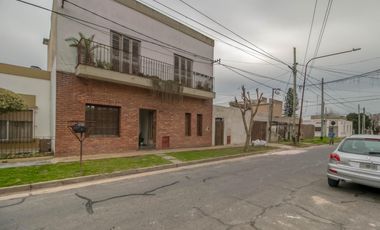 PH en venta con patio y verde