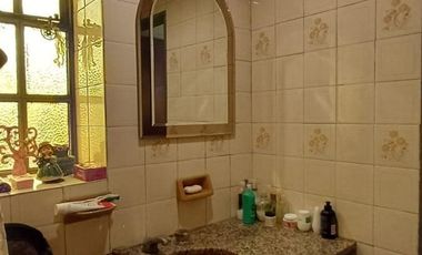 Casa en venta - 4 Dormitorios 3 Baños - 221mts2 - Quilmes