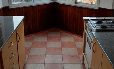 Excelente Departamento 3 ambientes con cochera, Pichincha 206.  - Temperley Oeste