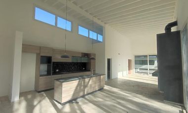 Casa en venta - 4 Dormitorios 5 Baños - Cocheras - 990Mts2 - Costa Esmeralda