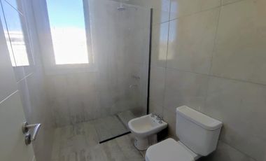 Casa en venta - 4 Dormitorios 5 Baños - Cocheras - 990Mts2 - Costa Esmeralda