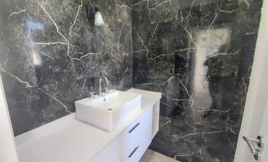 Casa en venta - 4 Dormitorios 5 Baños - Cocheras - 990Mts2 - Costa Esmeralda