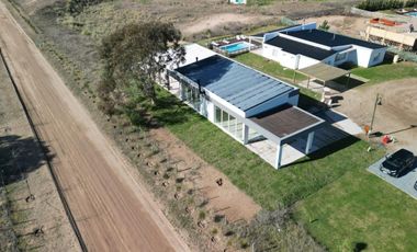 Casa en venta - 4 Dormitorios 5 Baños - Cocheras - 990Mts2 - Costa Esmeralda