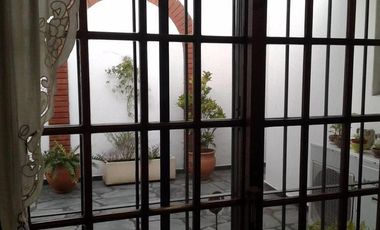 Casa en venta - 3 Dormitorios 3 Baños - Quilmes