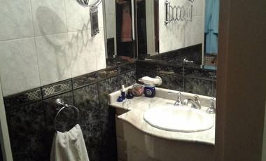 Casa en venta - 3 Dormitorios 3 Baños - Quilmes