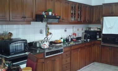 Casa en venta - 3 Dormitorios 3 Baños - Quilmes