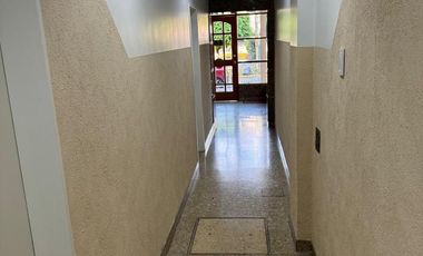 Departamento en  Pb con 2 patios y cochera