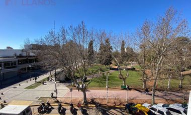 Departamento céntrico frente a Plaza Colón