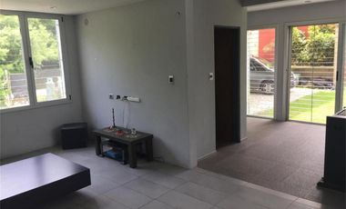 Casa  en venta - 3 dormitorios 2 baños - Cochera -  873 mts2 - City Bell