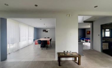 Casa  en venta - 3 dormitorios 2 baños - Cochera -  873 mts2 - City Bell