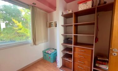 Casa  en venta - 3 dormitorios 2 baños - Cochera -  873 mts2 - City Bell