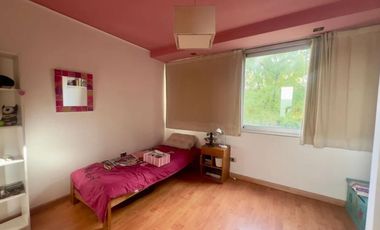 Casa  en venta - 3 dormitorios 2 baños - Cochera -  873 mts2 - City Bell