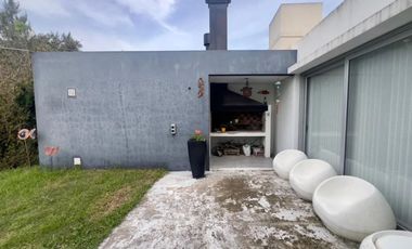 Casa  en venta - 3 dormitorios 2 baños - Cochera -  873 mts2 - City Bell