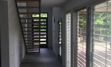 Casa  en venta - 3 dormitorios 2 baños - Cochera -  873 mts2 - City Bell