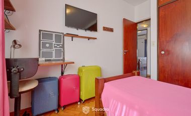 Casa de 3 dormitorios con cochera, jardín y piscina. Arroyito