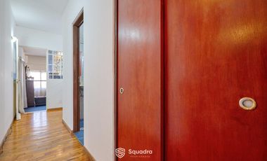 Casa de 3 dormitorios con cochera, jardín y piscina. Arroyito