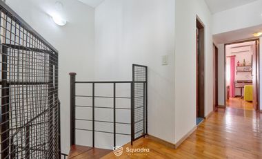 Casa de 3 dormitorios con cochera, jardín y piscina. Arroyito