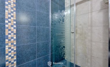 Casa de 3 dormitorios con cochera, jardín y piscina. Arroyito