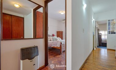 Casa de 3 dormitorios con cochera, jardín y piscina. Arroyito