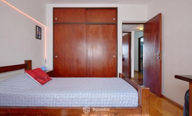 Casa de 3 dormitorios con cochera, jardín y piscina. Arroyito