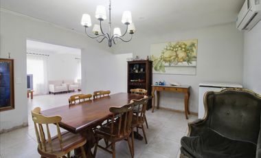 VENTA CASA 4 AMB 2 PLANTAS PISCINA JARDÍN LOTE 1000 M2