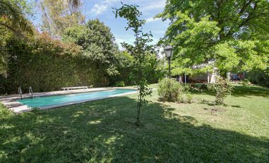 VENTA CASA 4 AMB 2 PLANTAS PISCINA JARDÍN LOTE 1000 M2