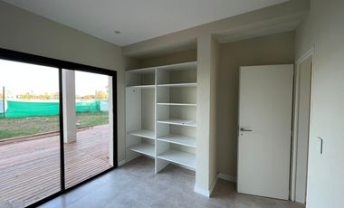 Casa en venta - 4 Dormitorios 3 Baños - 1.177Mts2- Tigre