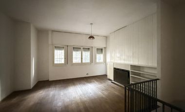 Casa de 3 dormitorios en planta alta con terraza y parrilla