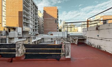 Casa de 3 dormitorios en planta alta con terraza y parrilla