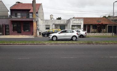 Casa en venta - 3 Dormitorios 2 Baños - 370mts2 - Quilmes