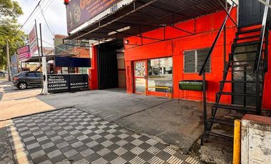 Galpón en avenida Monseñor Pablo Cabrera