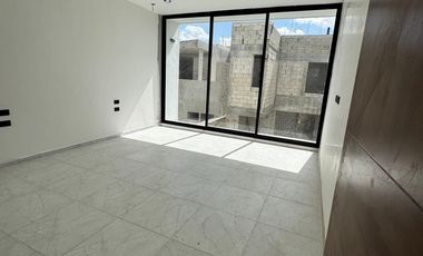 CASA EN VENTA EN PRIVADA SOLUNA