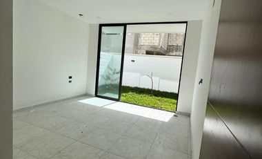 CASA EN VENTA EN PRIVADA SOLUNA