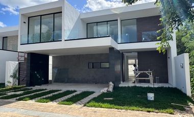 CASA EN VENTA EN PRIVADA SOLUNA