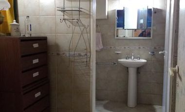 VIVIENDA / COMERCIAL -  A 50 mts.  de Estación Adrogué