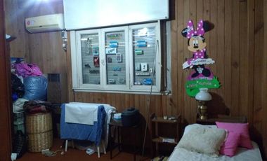 VIVIENDA / COMERCIAL -  A 50 mts.  de Estación Adrogué