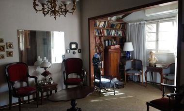 VIVIENDA / COMERCIAL -  A 50 mts.  de Estación Adrogué