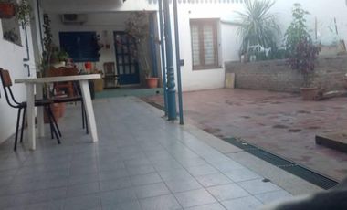 Amplia Propiedad céntrica FRENTE 11,5 MTRS