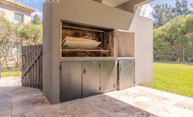 Casa con 3 dormitorios en venta  en Los Sauces - Nordelta