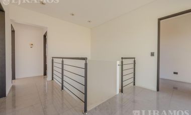 Casa con 3 dormitorios en venta  en Los Sauces - Nordelta