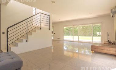 Casa con 3 dormitorios en venta  en Los Sauces - Nordelta