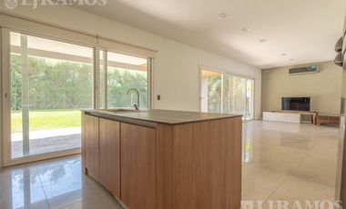 Casa con 3 dormitorios en venta  en Los Sauces - Nordelta